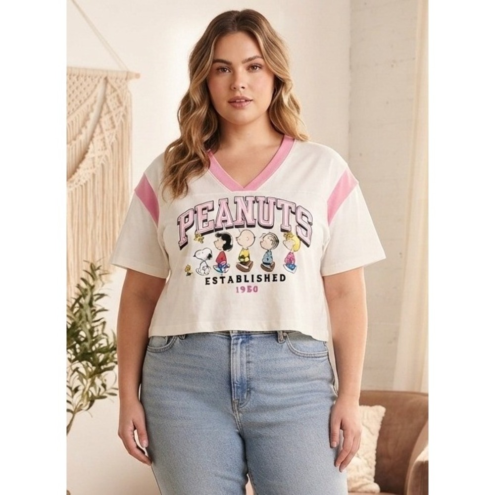Peanuts Snoopy Cropped Varsity Tshirt Women XXXL Winter White Pink LF32306FS NWT